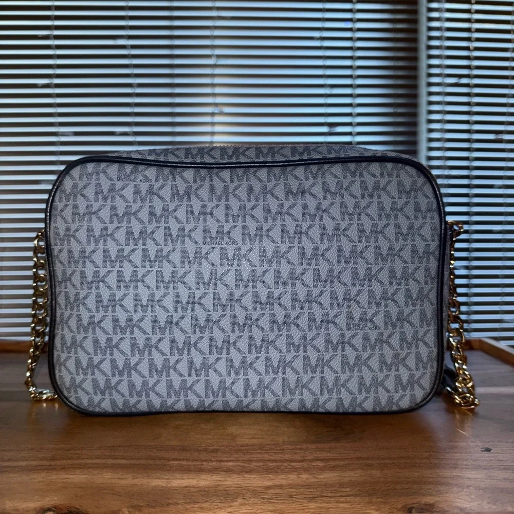 Michael Kors Light Blue Jet Set Monogram Crossbody Bag - Picture 3 of 4